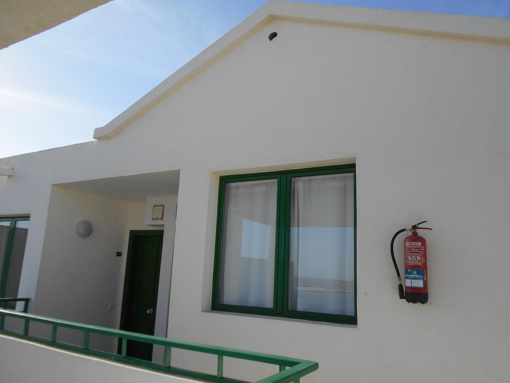 Realrent Costa Teguise Beach Apartment Exterior photo