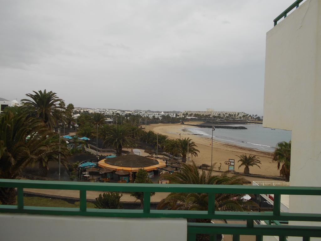 Realrent Costa Teguise Beach Apartment Exterior photo